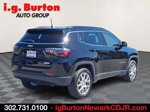 Diamond Black 2022 Jeep Compass Latitude Lux