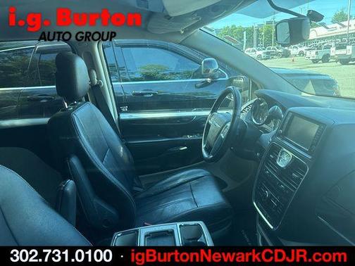 True Blue Pearl 2013 Chrysler Town & Country Touring