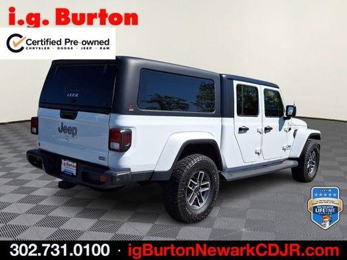 Bright White Clearcoat 2022 Jeep Gladiator Overland