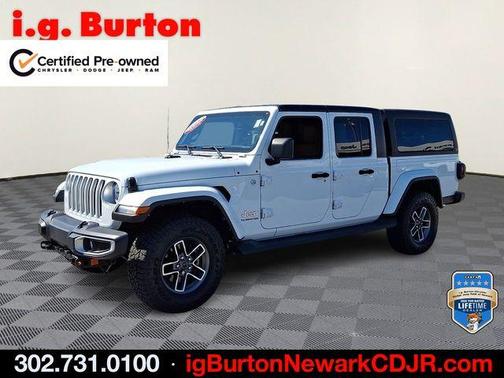 Bright White Clearcoat 2022 Jeep Gladiator Overland