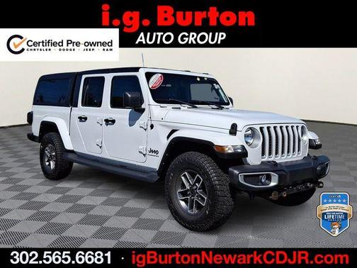 Bright White Clearcoat 2022 Jeep Gladiator Overland