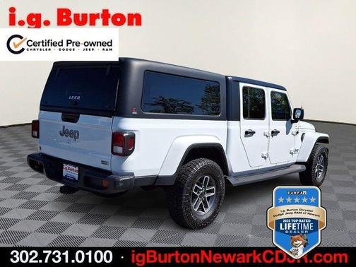 Bright White Clearcoat 2022 Jeep Gladiator Overland