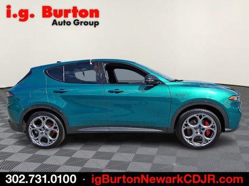 Verde 2024 Alfa Romeo Tonale Veloce