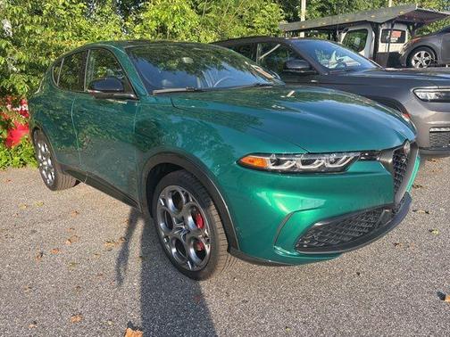 Verde 2024 Alfa Romeo Tonale Veloce