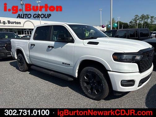 Bright White Clearcoat 2026 RAM 1500 Big Horn/Lone Star