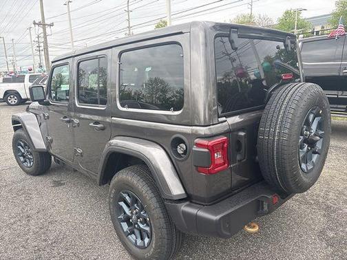 Granite Crystal Clearcoat Metallic 2026 Jeep Wrangler Sport