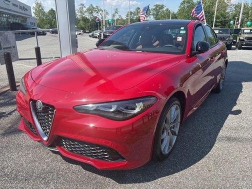 Rosso 2024 Alfa Romeo Giulia Ti