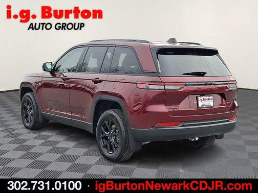 2025 Jeep Grand Cherokee Laredo