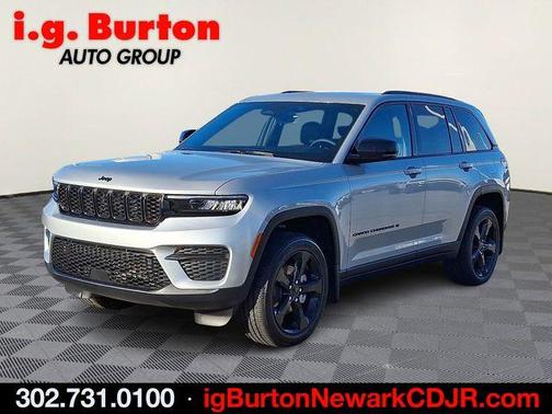 2025 Jeep Grand Cherokee Laredo