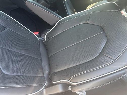 White 2027 Chrysler Pacifica LIMITED