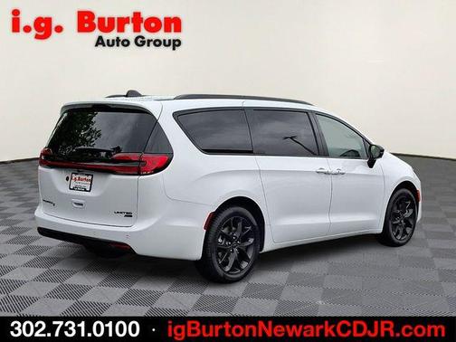 White 2027 Chrysler Pacifica LIMITED