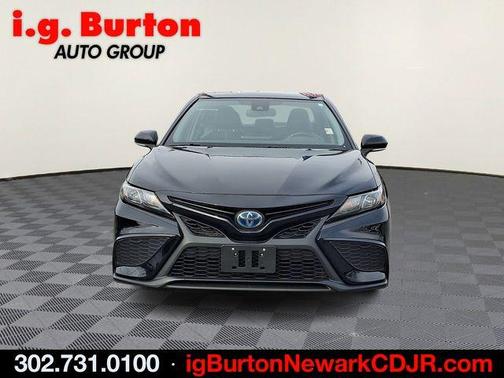 2021 Toyota Camry Hybrid SE