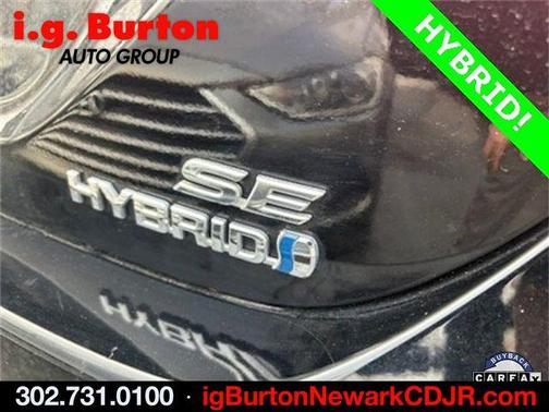 2021 Toyota Camry Hybrid SE