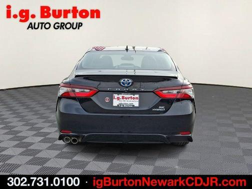 2021 Toyota Camry Hybrid SE