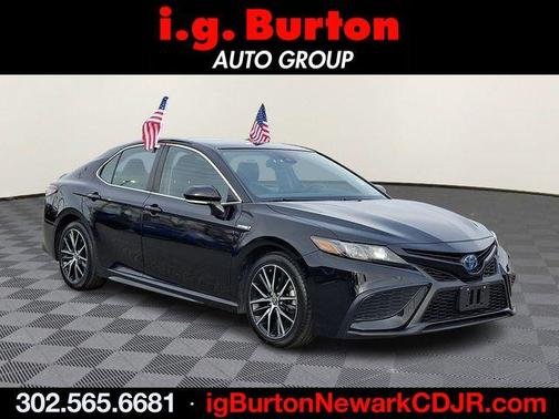 2021 Toyota Camry Hybrid SE