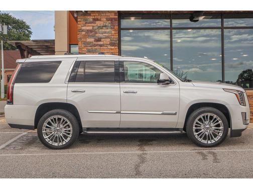 2019 Cadillac Escalade Luxury