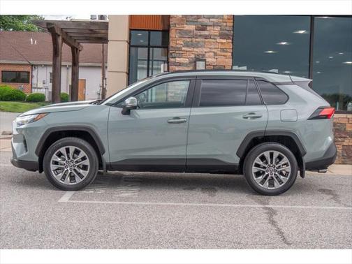 2022 Toyota RAV4 XLE Premium