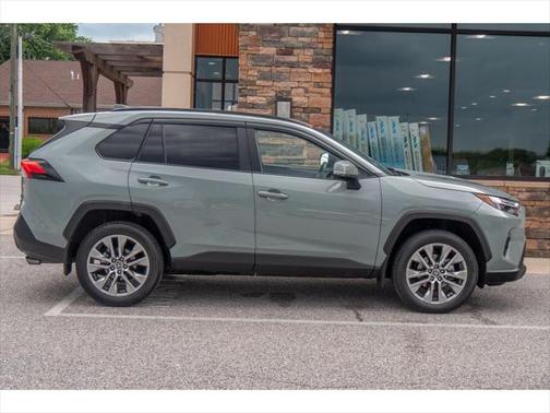 2022 Toyota RAV4 XLE Premium