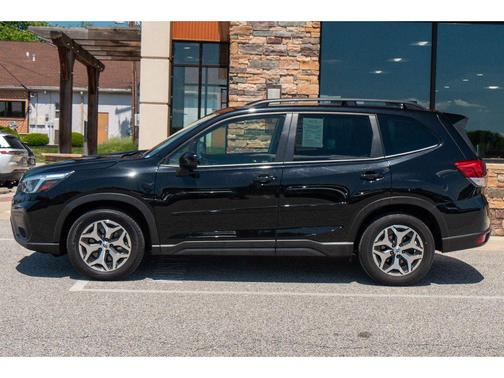 Crystal Black Silica 2021 Subaru Forester Premium