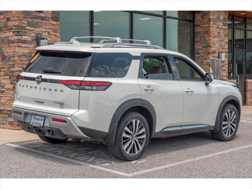 2022 Nissan Pathfinder Platinum 4WD