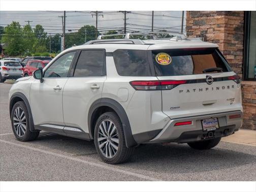 2022 Nissan Pathfinder Platinum 4WD