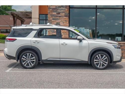2022 Nissan Pathfinder Platinum 4WD