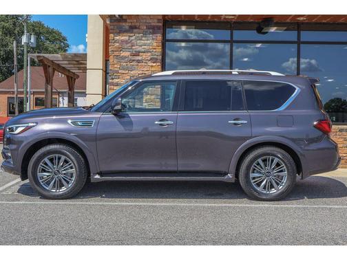 2022 INFINITI QX80 Luxe