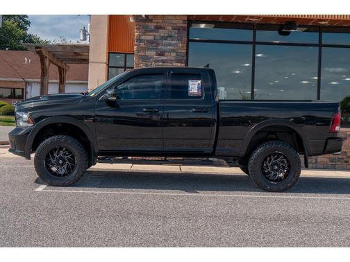 2018 RAM 1500 Night Quad Cab 4x4 6'4' Box