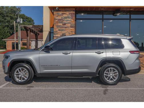2022 Jeep Grand Cherokee L Laredo