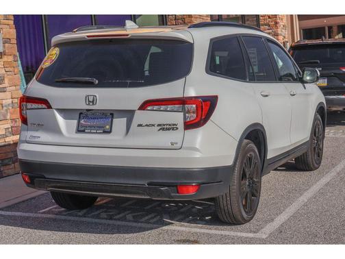 2022 Honda Pilot AWD Black Edition