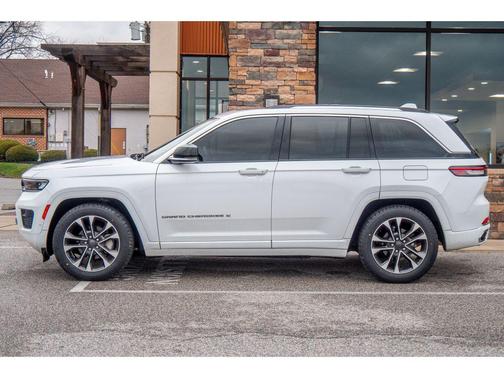 2022 Jeep Grand Cherokee Overland