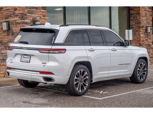 2022 Jeep Grand Cherokee Overland
