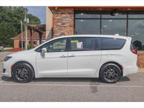 2020 Chrysler Pacifica Touring