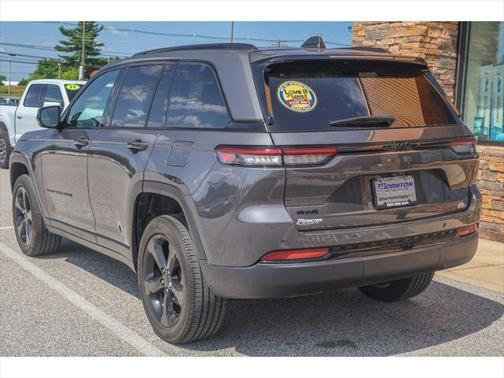 2022 Jeep Grand Cherokee Altitude