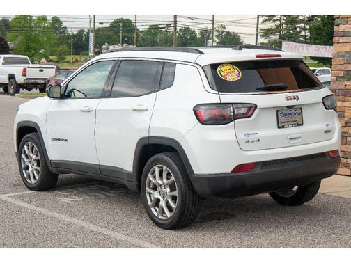 Bright White Clearcoat 2022 Jeep Compass Latitude Lux