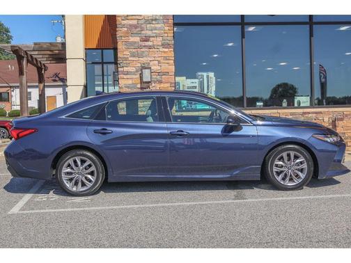2019 Toyota Avalon XLE