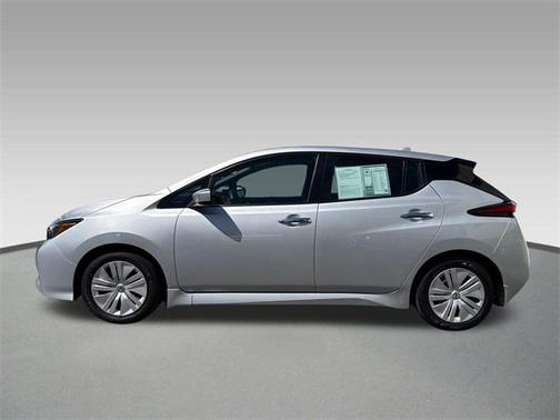 2022 Nissan Leaf S 40 kWh