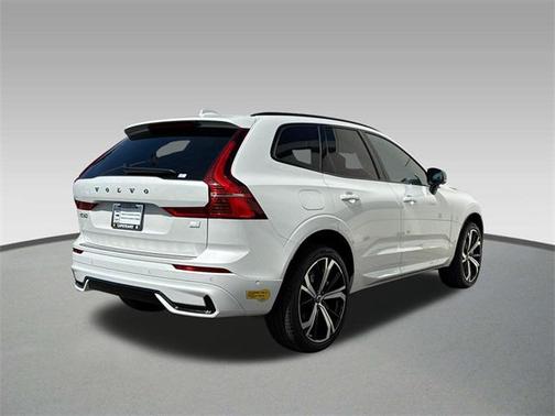 2022 Volvo XC60 Recharge Plug-In Hybrid T8 R-Design