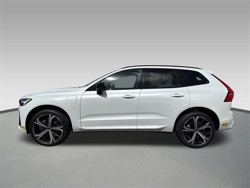 2022 Volvo XC60 Recharge Plug-In Hybrid T8 R-Design