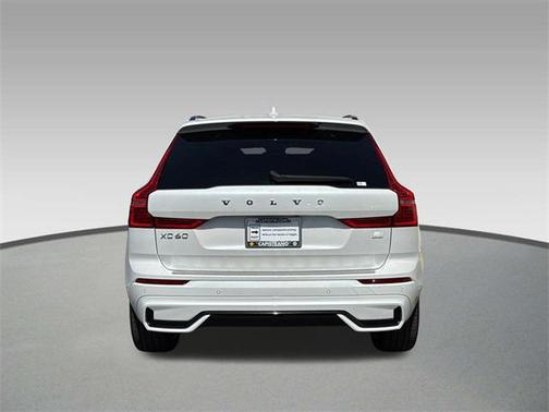 2022 Volvo XC60 Recharge Plug-In Hybrid T8 R-Design