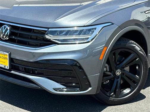 2024 Volkswagen Tiguan 2.0T SE R-Line Black