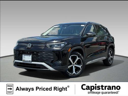 Deep Black 2025 Volkswagen Tiguan 2.0T SE