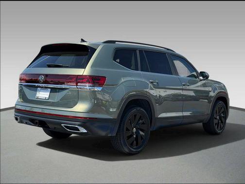 avocado green pearl 2026 Volkswagen Atlas 2.0T SE w/Technology