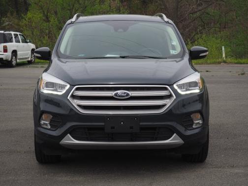 Photo 2 of 3 of 2019 Ford Escape TITANIUM
