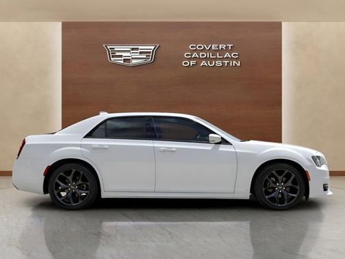 Bright White Clearcoat 2022 Chrysler 300 Touring L
