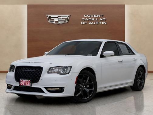 Bright White Clearcoat 2022 Chrysler 300 Touring L