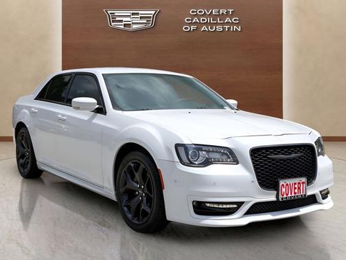 Bright White Clearcoat 2022 Chrysler 300 Touring L