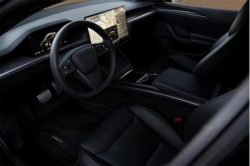 2023 Tesla Model S Plaid