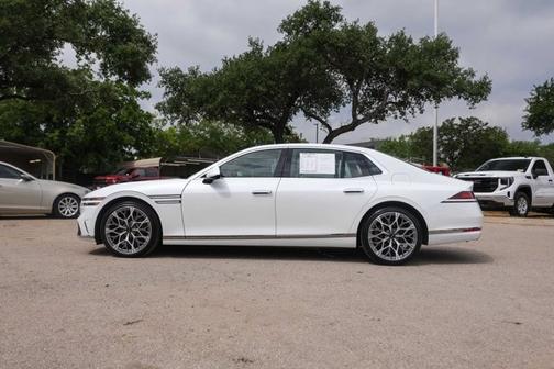 2024 Genesis G90 e-SC