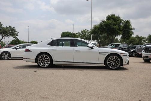 2024 Genesis G90 e-SC
